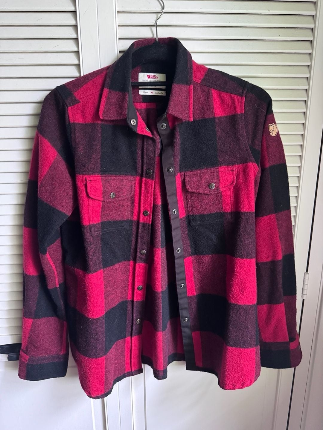 Fjällräven Women’s Canada Shirt in Red/Black Buffalo Plaid