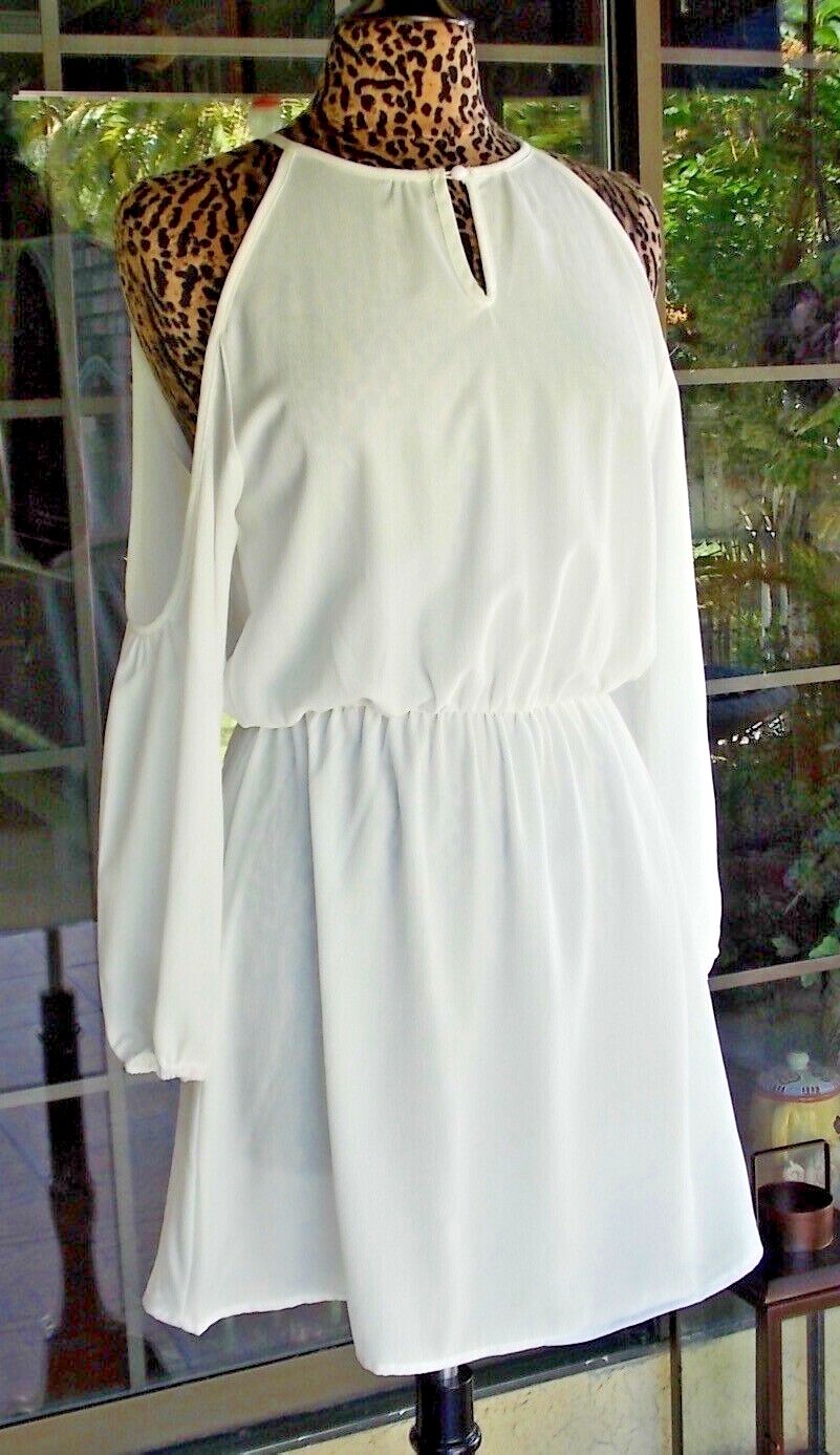 Bare Shoulders Slit Front And Back 3/4 Sleeve Short Dress Sz. L 38″ Bust