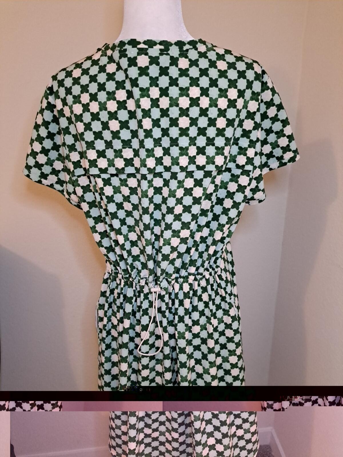Tilley Dress. Multicolor Greens Sz L Excellent Condition Returns Accepted