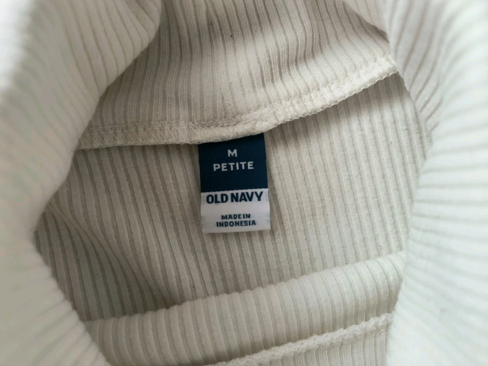 Old Navy Women’s M Cream Turtleneck Rib Knit Top Petite Capsule Wardrobe
