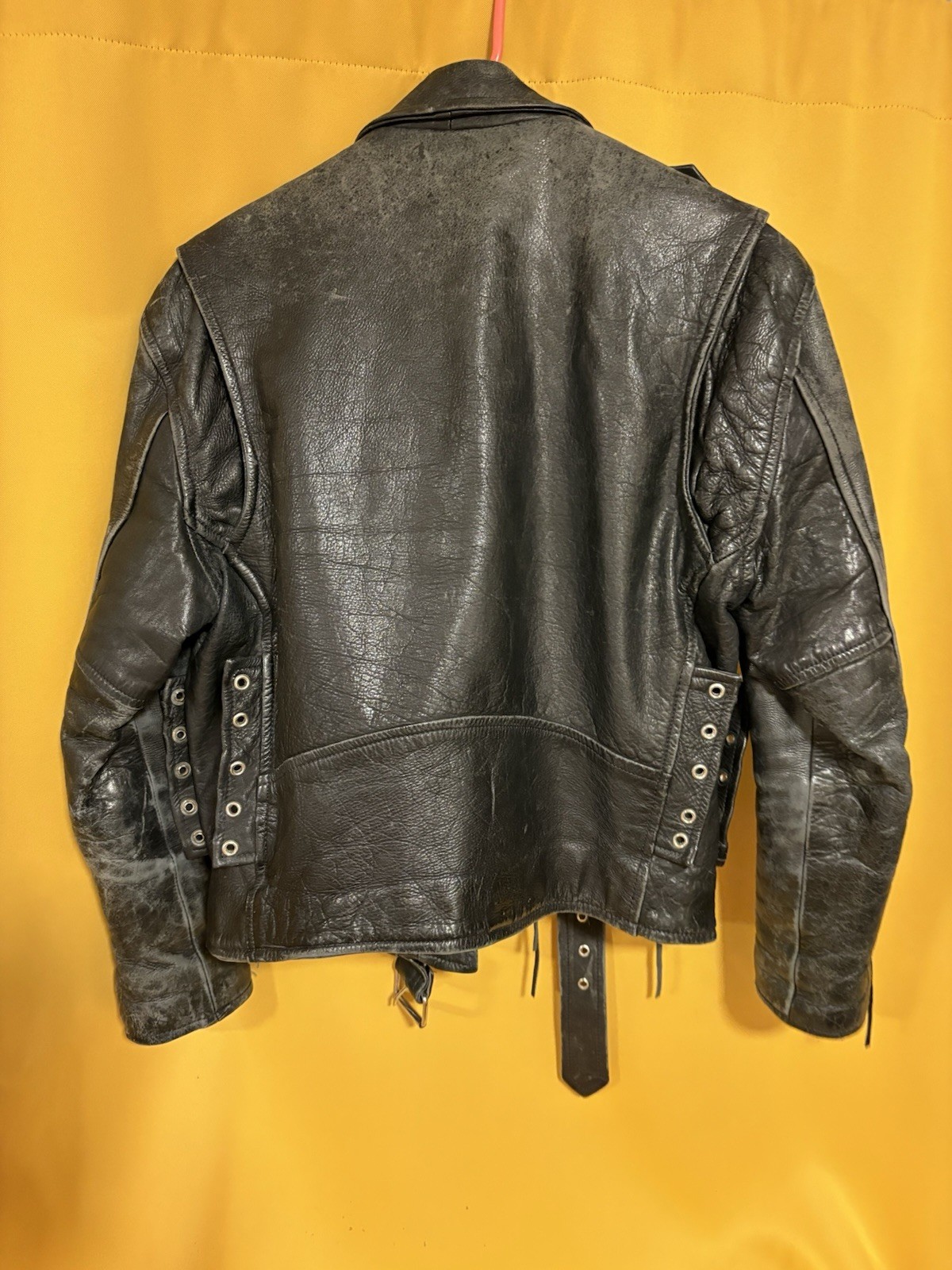 Genuine Leather Black Biker Jacket Size S/M w Belt & side lacing detail Diamond