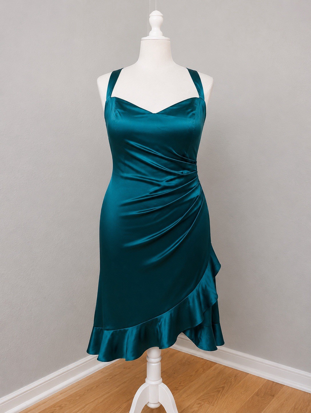 #9 – 8D Emerald Green Halter sweetheart neckline satin slip dress-1X/Size 16