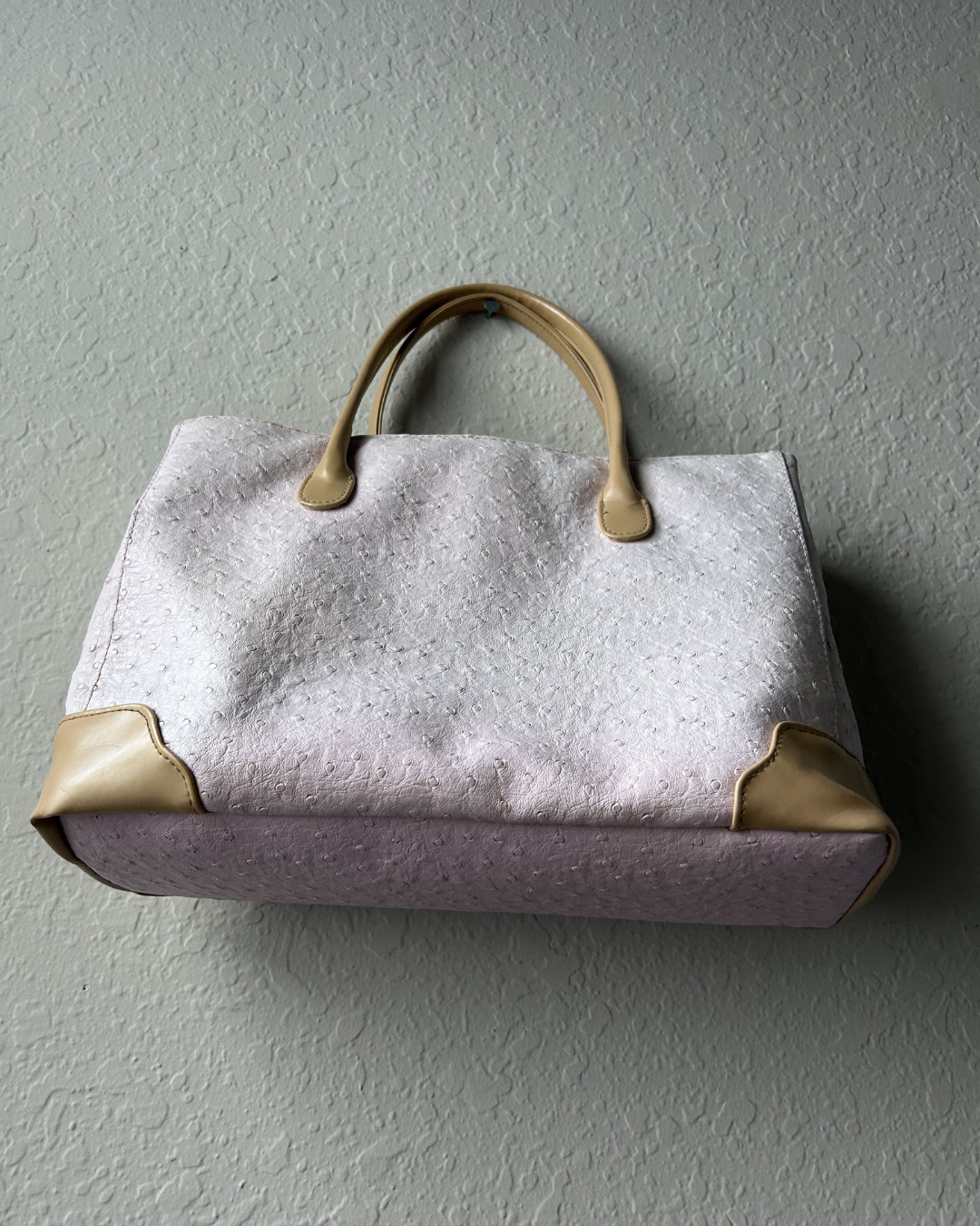 Vintage 2000s/ Y2K Faux Ostrich Leather Light Pink with Beige Shoulderbag