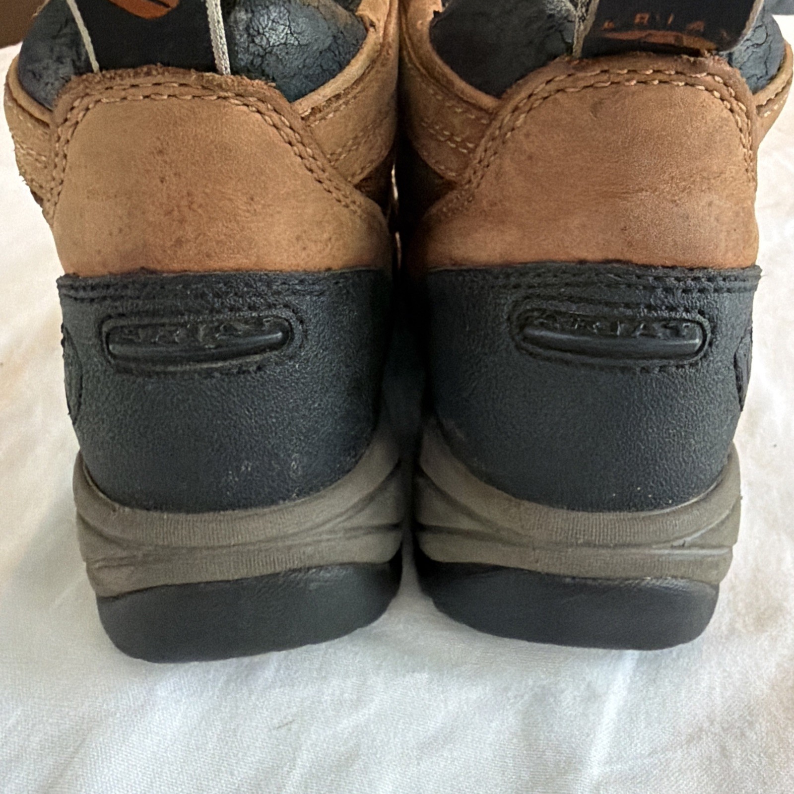 Ariat Women’s Size 7.5 B Brown Hiking Boots. Used. No Returns Accepted.