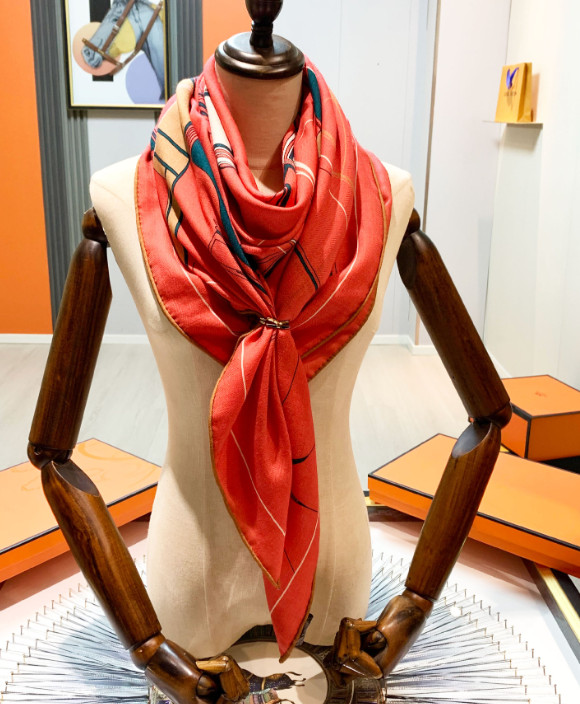 70% Cashmere 30% Silk Bandana Shawl Scarf ball Print 53” wrap Neckerchief new
