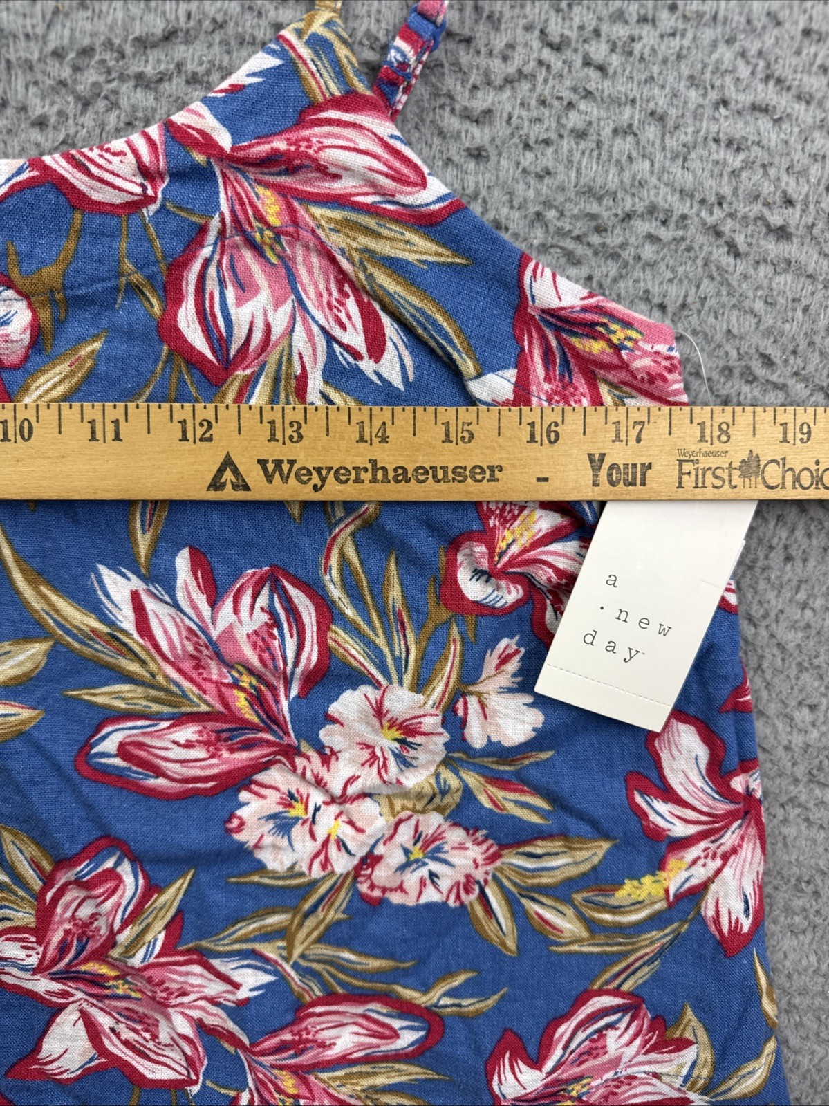 A New Day Tank Top Womens Medium Tropical Floral Scoop Neck Linen Blend Cami