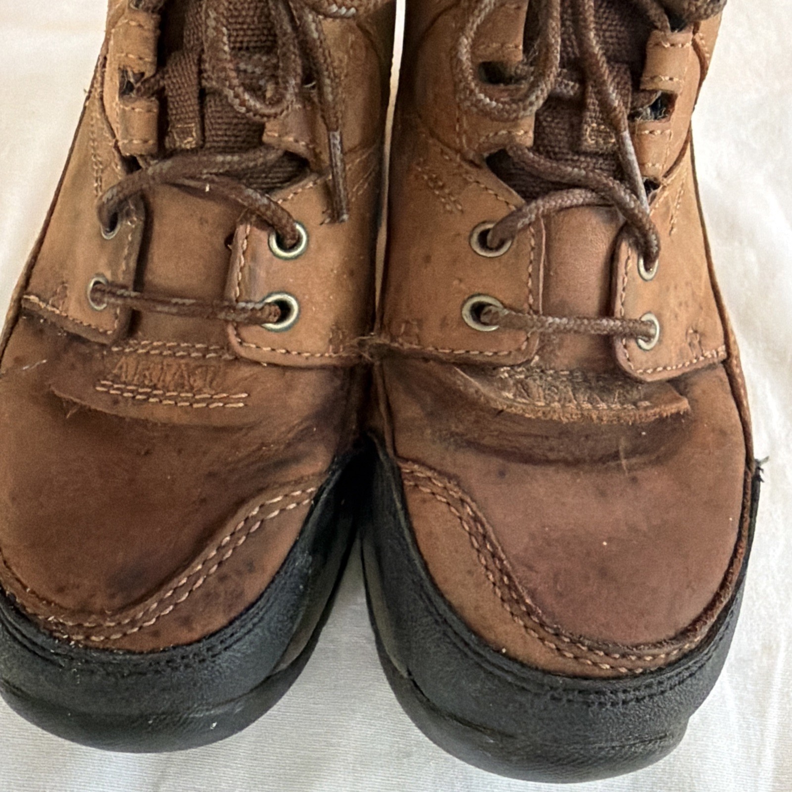 Ariat Women’s Size 7.5 B Brown Hiking Boots. Used. No Returns Accepted.