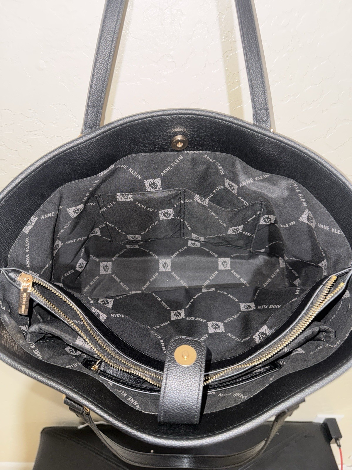 Anne Klein Women’s Work Tote Bag Black Pebbled Faux Leather Gold Hardware Purse￼