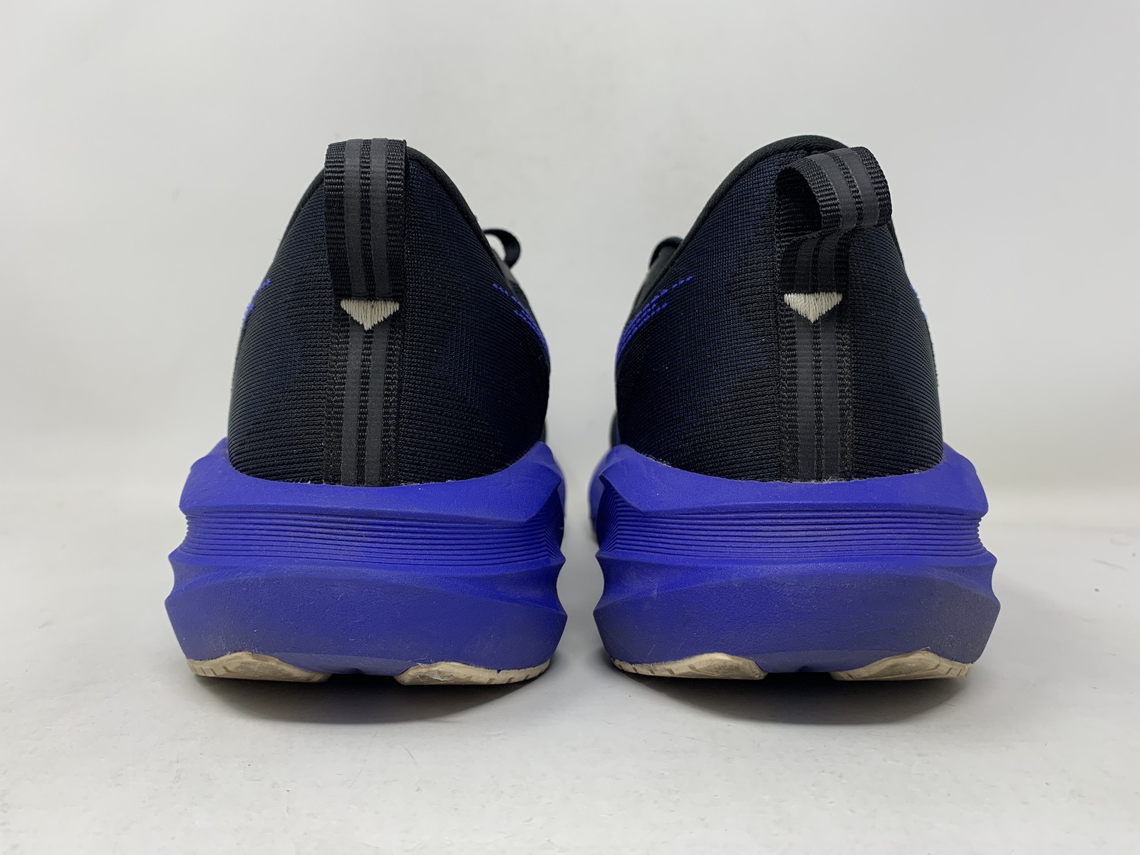 Men’s Asics Novablast 5, Black/Cobalt Burst, 9 D Medium US