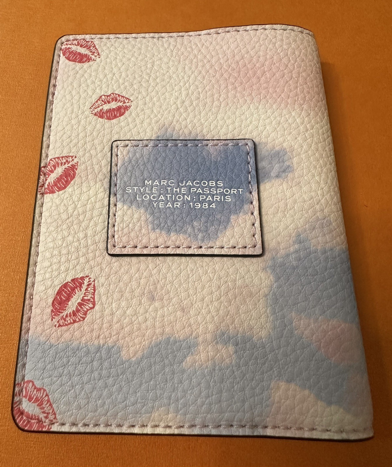 NWOT Marc Jacobs The City Paris Passport Case Leather City Capsule
