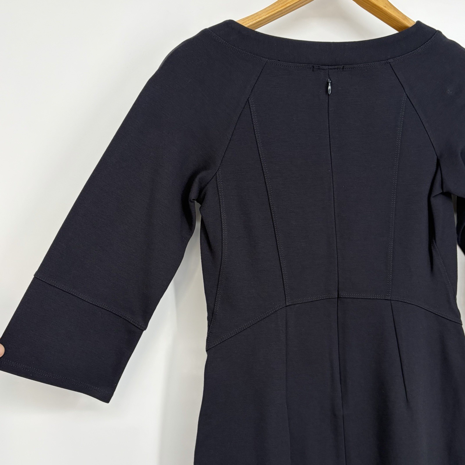 Theory Shift Dress 6 Navy 3/4 Sleeve Fitted Boatneck Timeless Career Capsule
