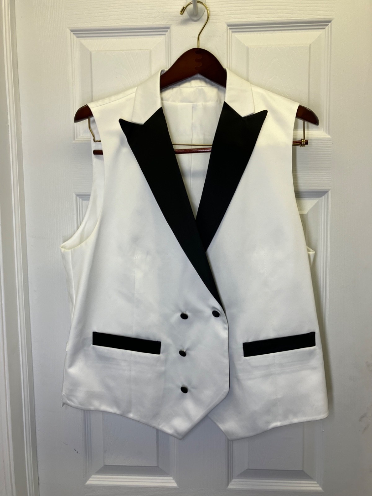 New Men’s White Satin Tuxedo Suit w. Vest