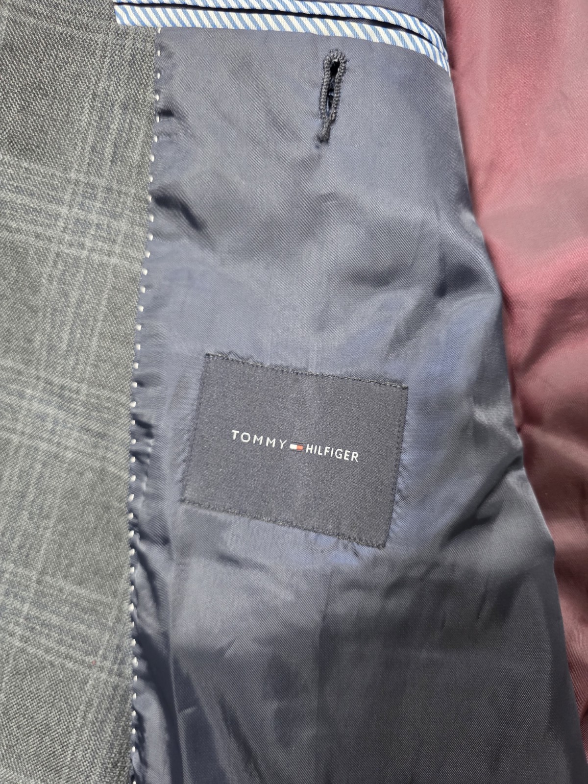 Tommy Hilfiger Men’s Gray Plaid Blazer 48R 3-Button Single-Breasted