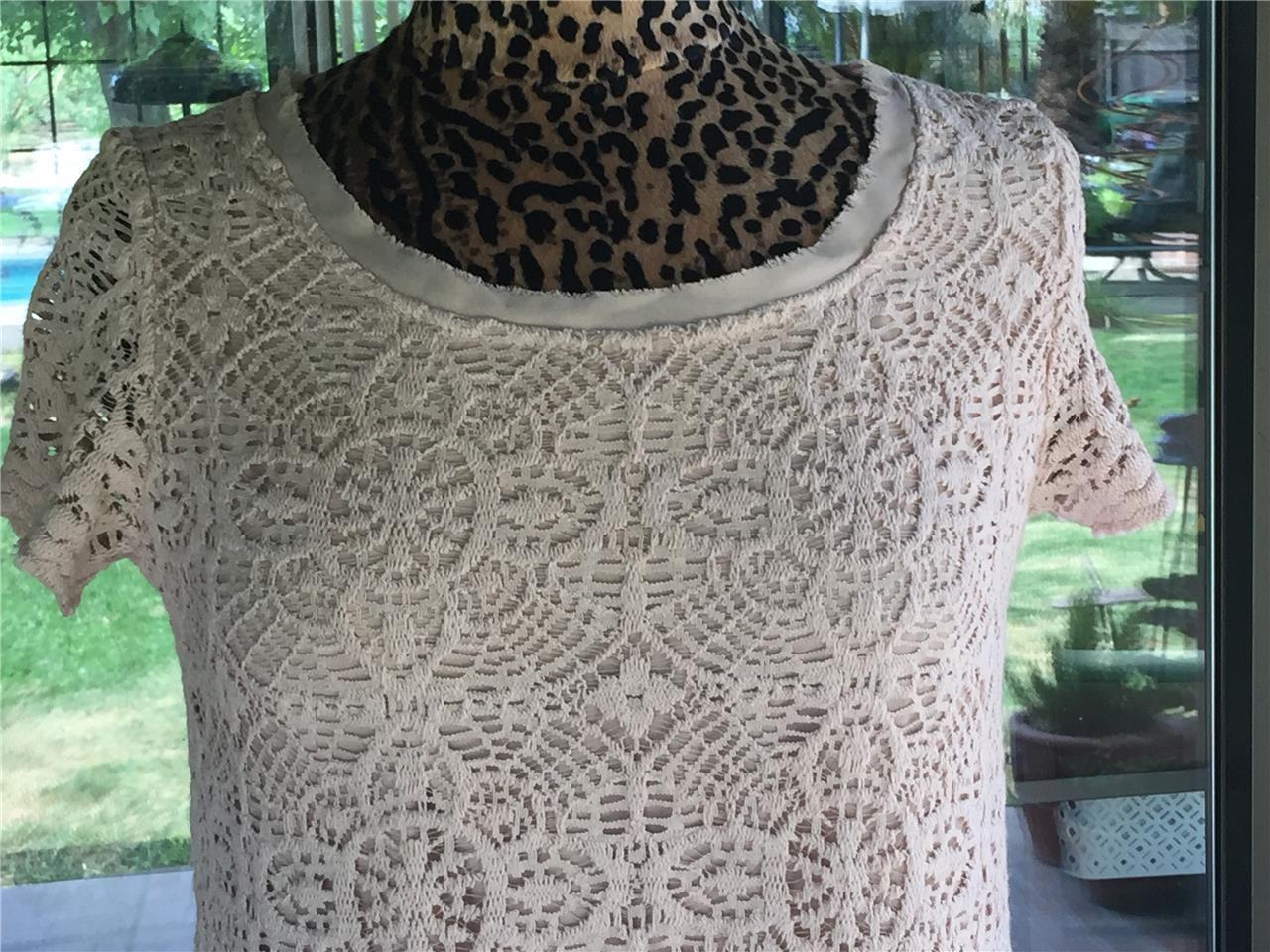 Crochet Trim Longer Back Nylon Fringe Trim Short Sleeve Shirt Sz. M