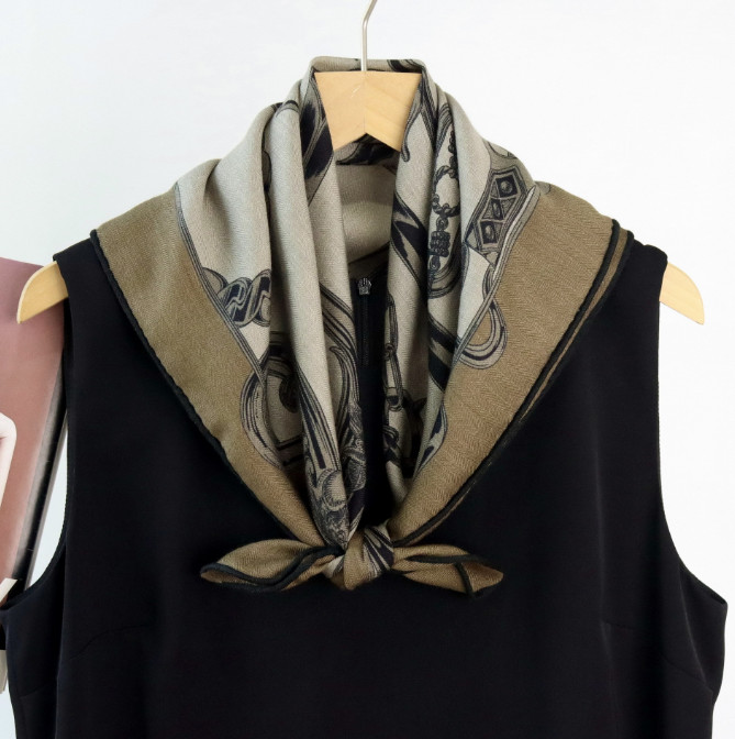 70% Cashmere 30% Silk Bandana 26” Shawl Scarf iron chain Print Neckerchief Wrap