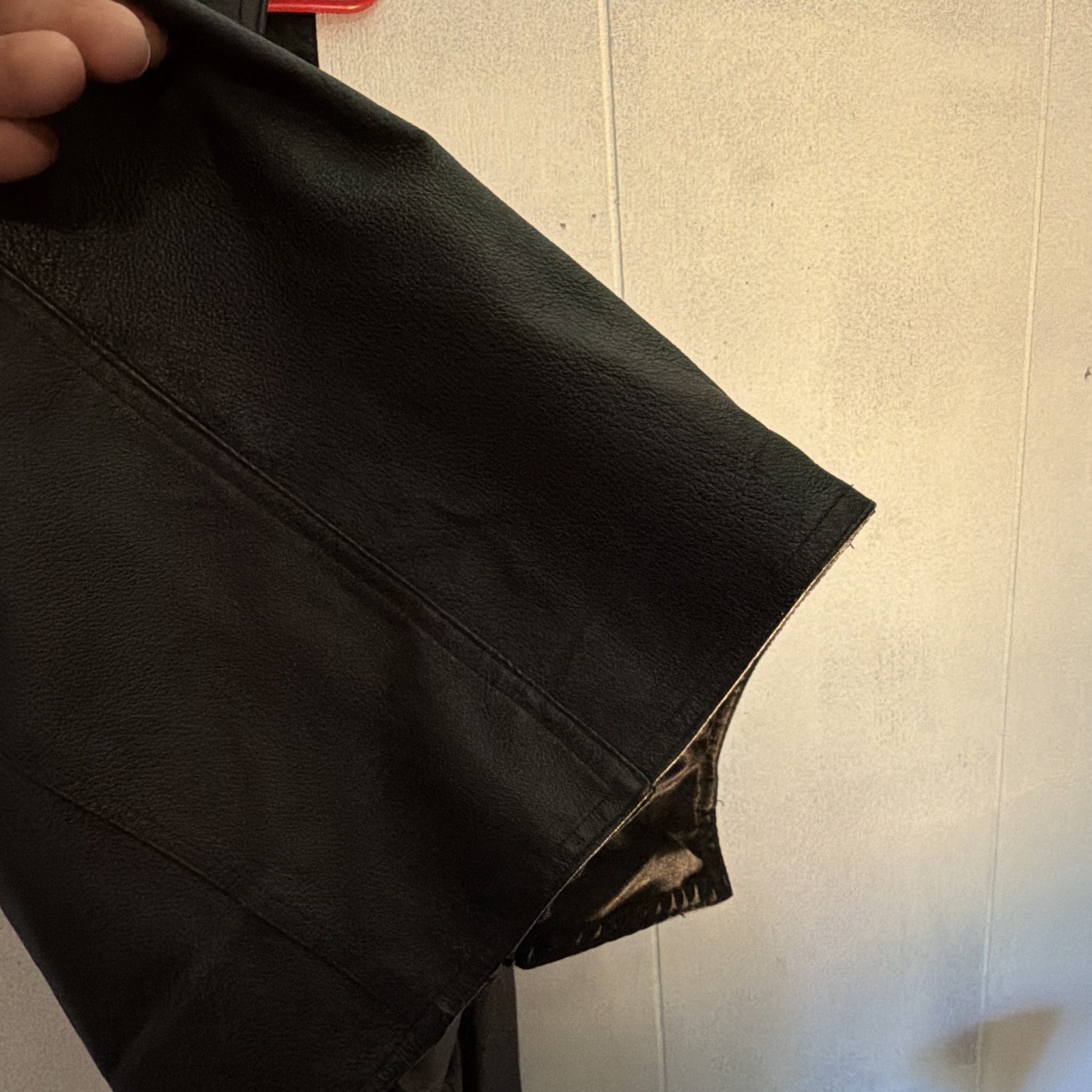OSCAR PIEL Men’s Black Leather Vest Button Closure V-Neck Pockets Lined XL