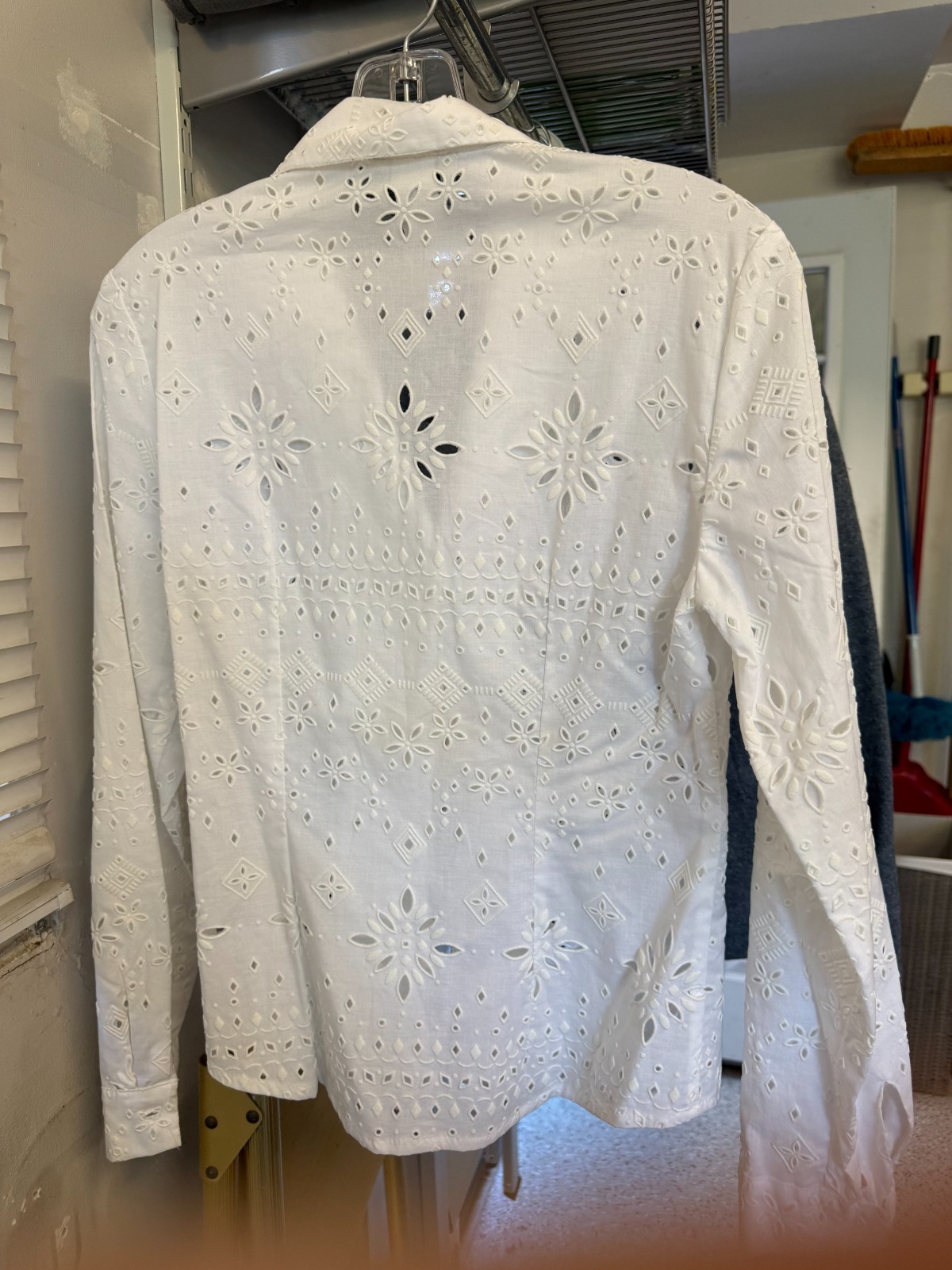 Maxou White Eyelet Embroidered Jacket Women’s Size 4 100% Cotton Button Front