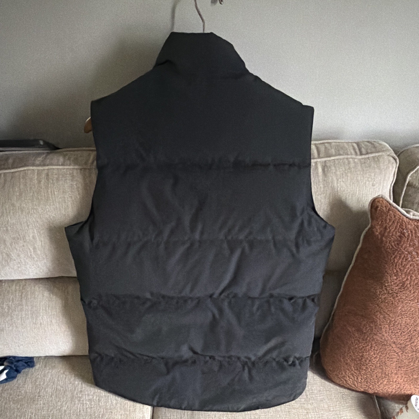 Canada Goose Men’s Black Down Puffer Vest M Snap Closure Stand-Up Collar Logo
