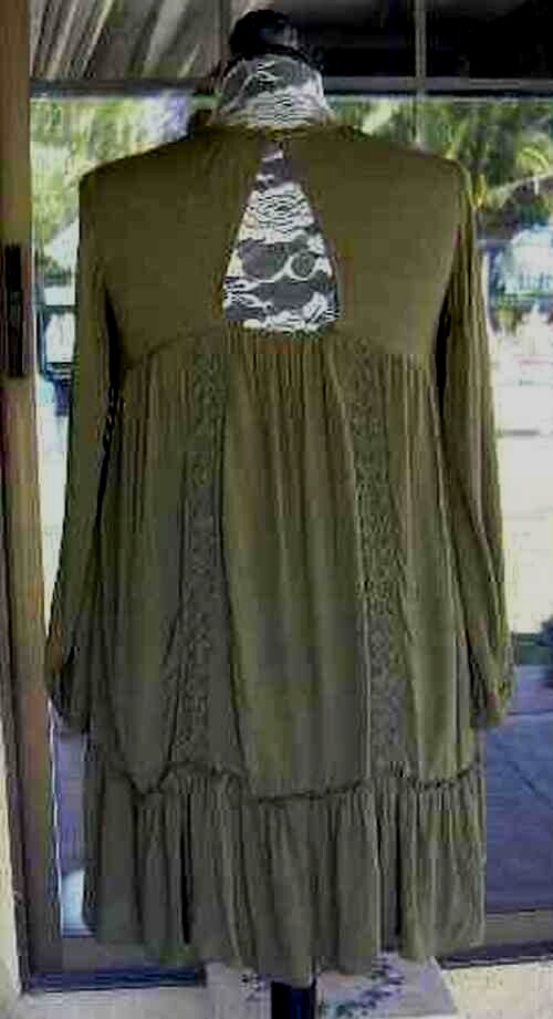 Green Crinkle Dress Long Sleeve Macrame Trim Ruffle Trim Sz. S 40″ Bust