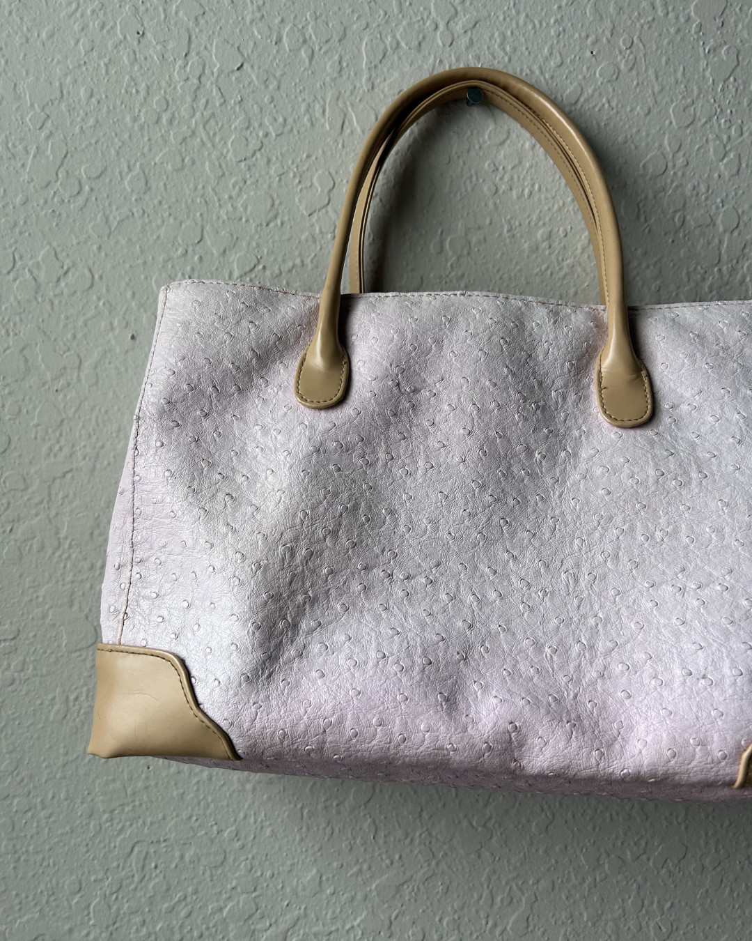 Vintage 2000s/ Y2K Faux Ostrich Leather Light Pink with Beige Shoulderbag