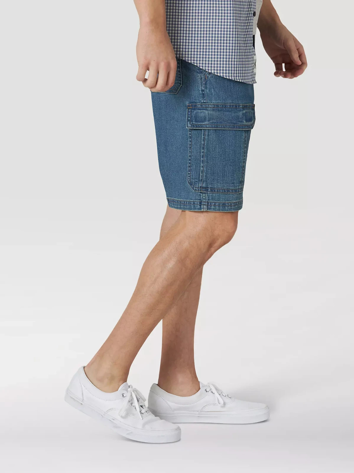 Wrangler® Men’s Five Star Premium Denim Cargo Shorts Size 38 inseam 10″