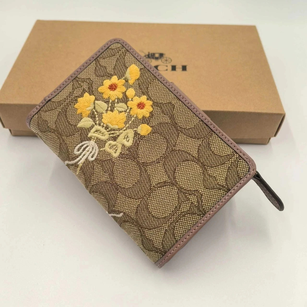 COACH CEC32 Medium Corner Zip Wallet Signature Jacquard w Floral Embroidery