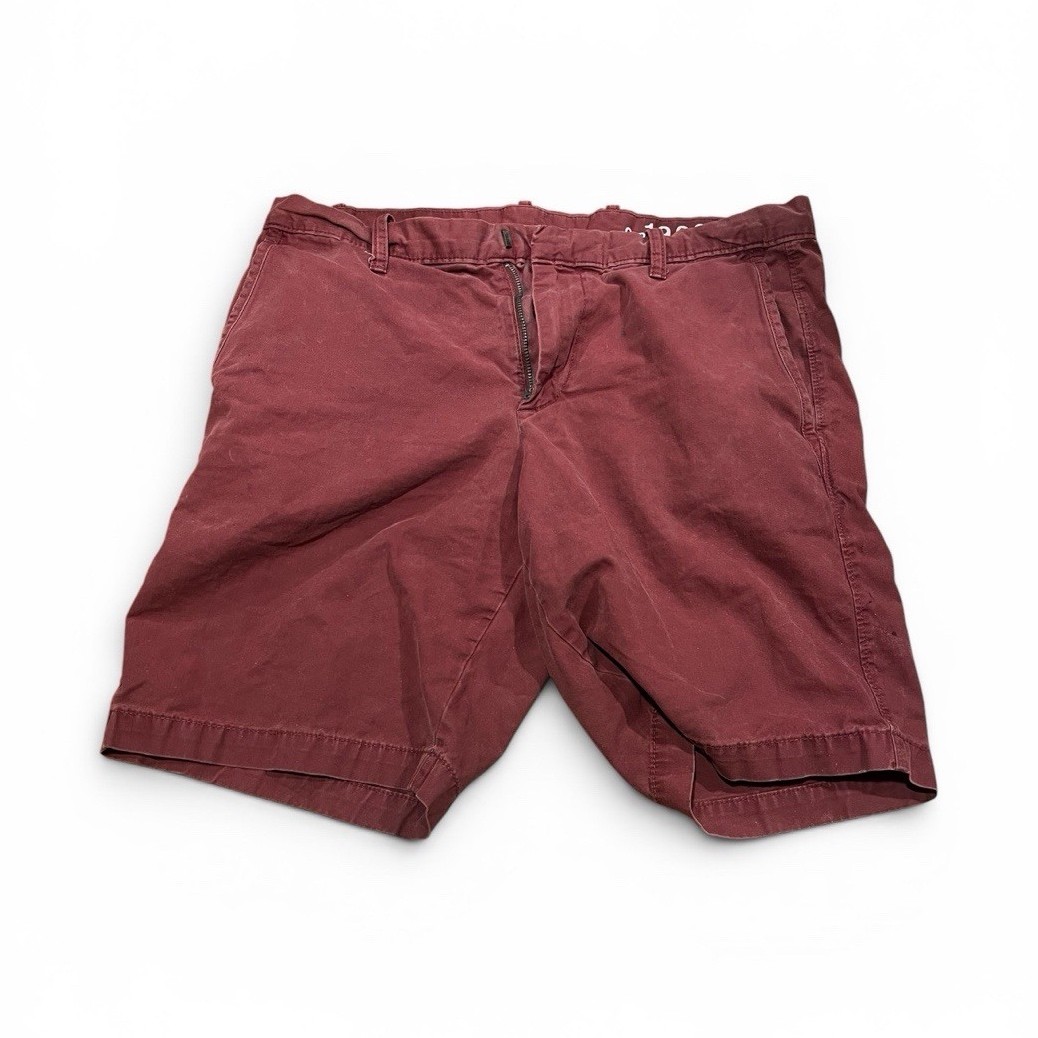Men’s Red Gap 1969 Burgundy Shorts Waist 32” Inseam 9” Length 18”
