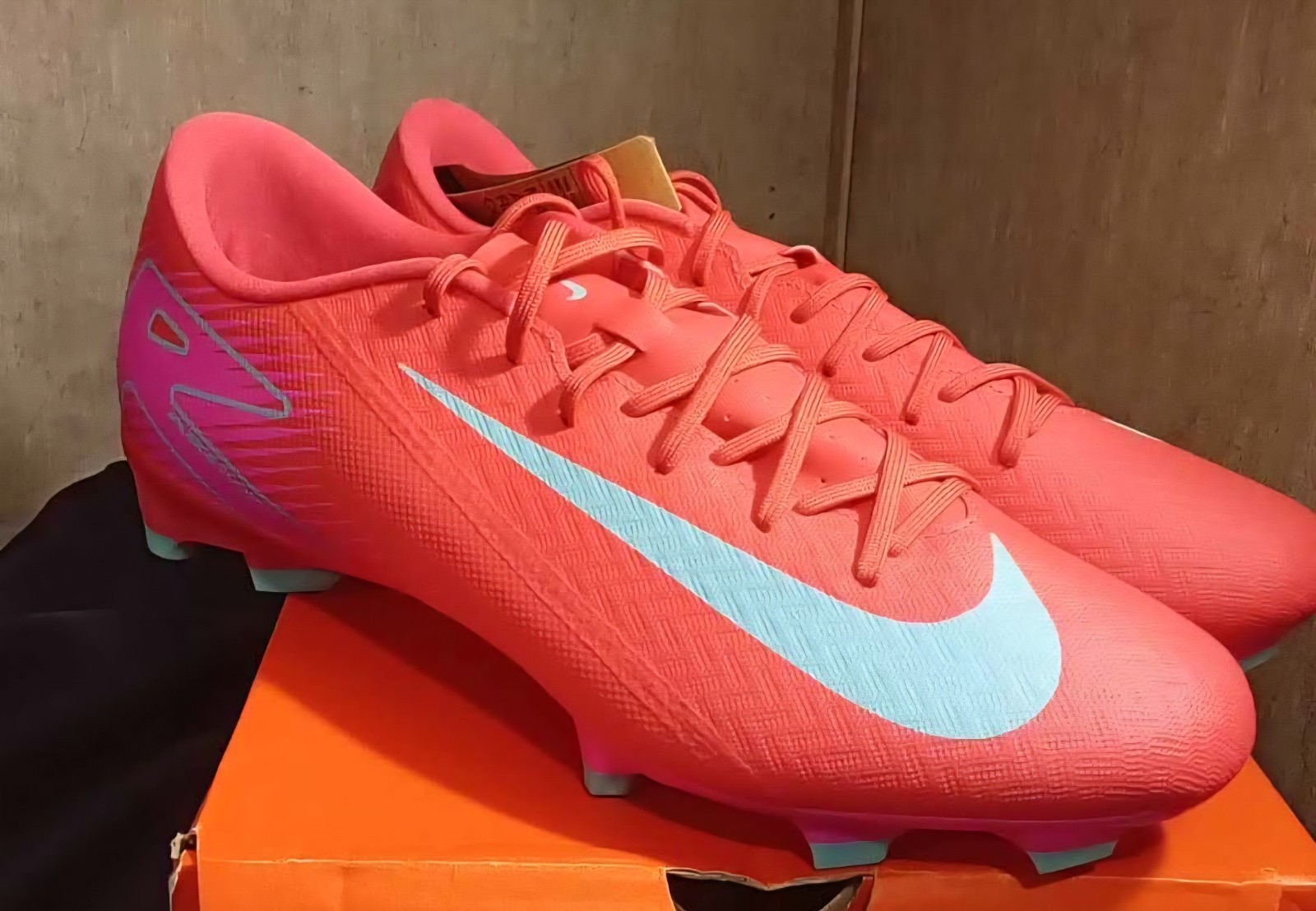 Nike Zoom Vapor 16 Academy Mercurial FG Soccer Cleats Mens size 10