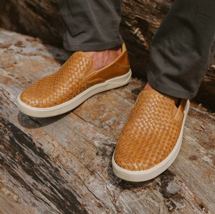 BEST SELLER OluKai Laeahi Lauhala Men’s Woven Leather Shoes Fox Casual Comfort