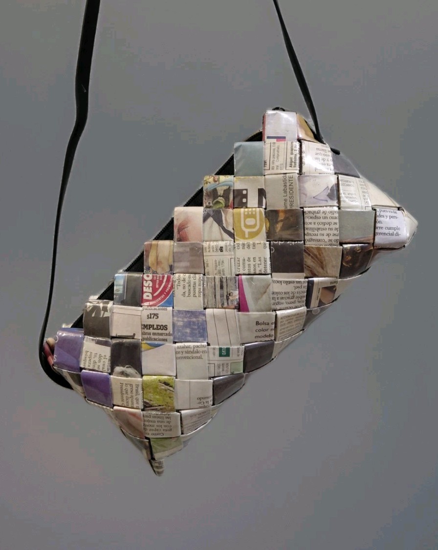 ECOIST Woven Wrappers Zippered Recycled Magazine Purse 9 X 2 Inches