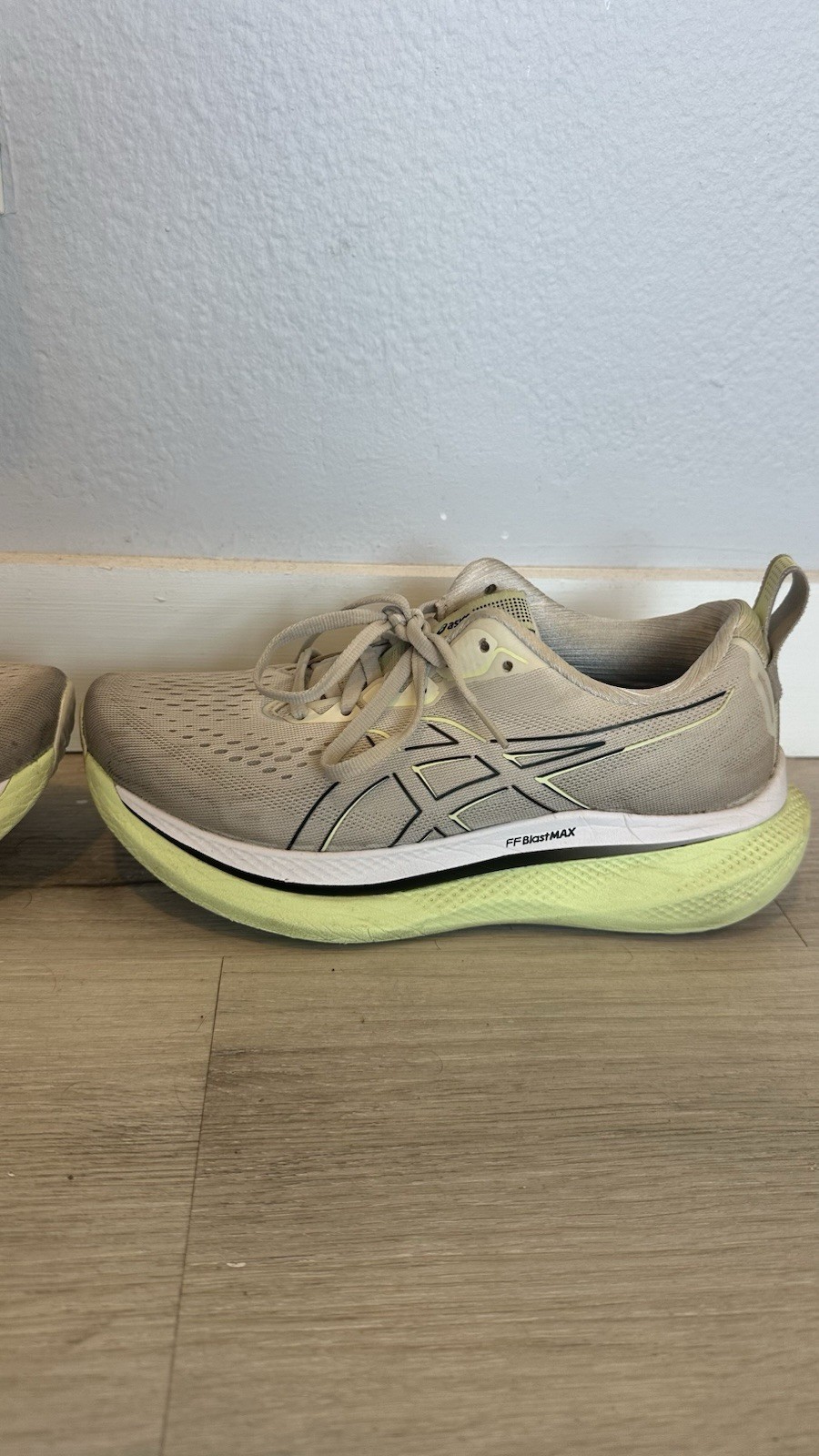 ASICS men’s Glideride Sole Beige/Green. Has tons of life left.