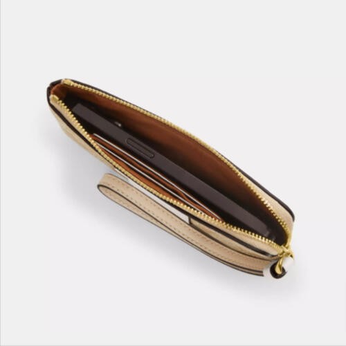 COACH Corner Zip Wristlet In Pebbled Leather Light Khaki Chalk NEW w/TAGS $88