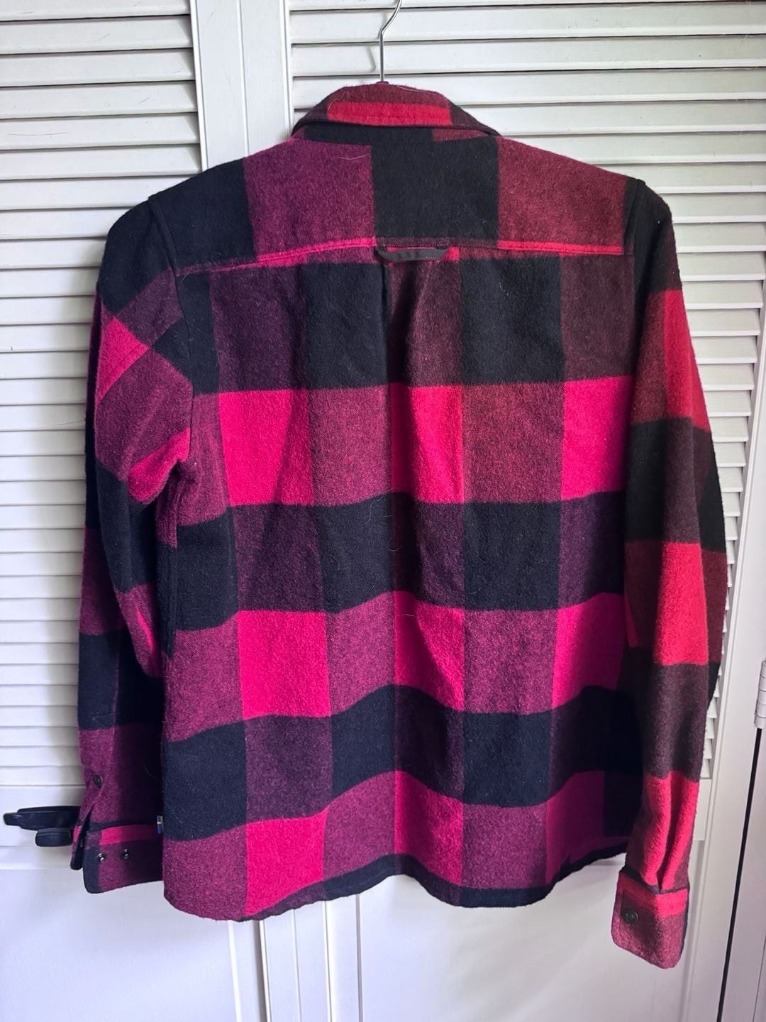 Fjällräven Women’s Canada Shirt in Red/Black Buffalo Plaid