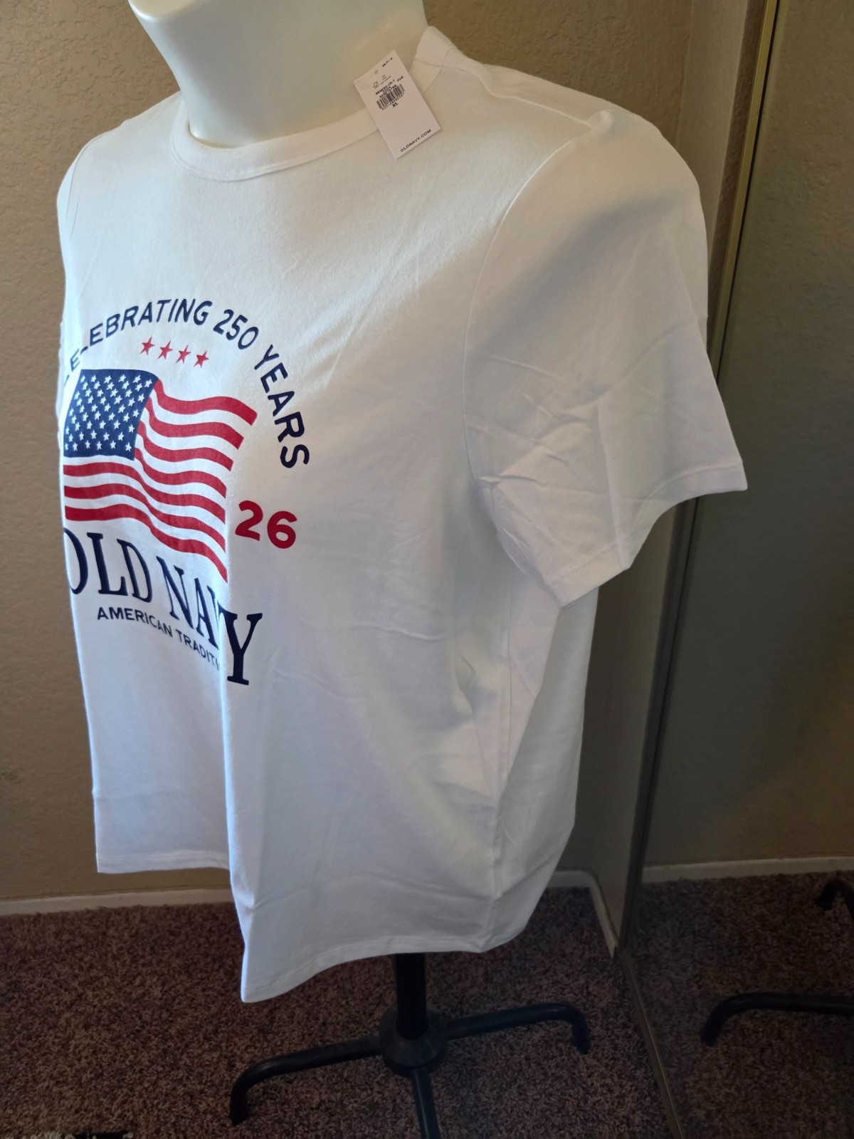 BRAND NEW Women’s OLD NAVY Size XL Celebrating 250 Years Patriotic Tee