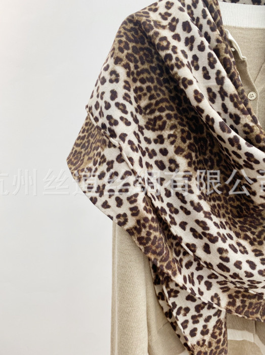70% Cashmere 30% Silk Neckerchief Shawl leopard Print Bandana Scarf 53” Wrap