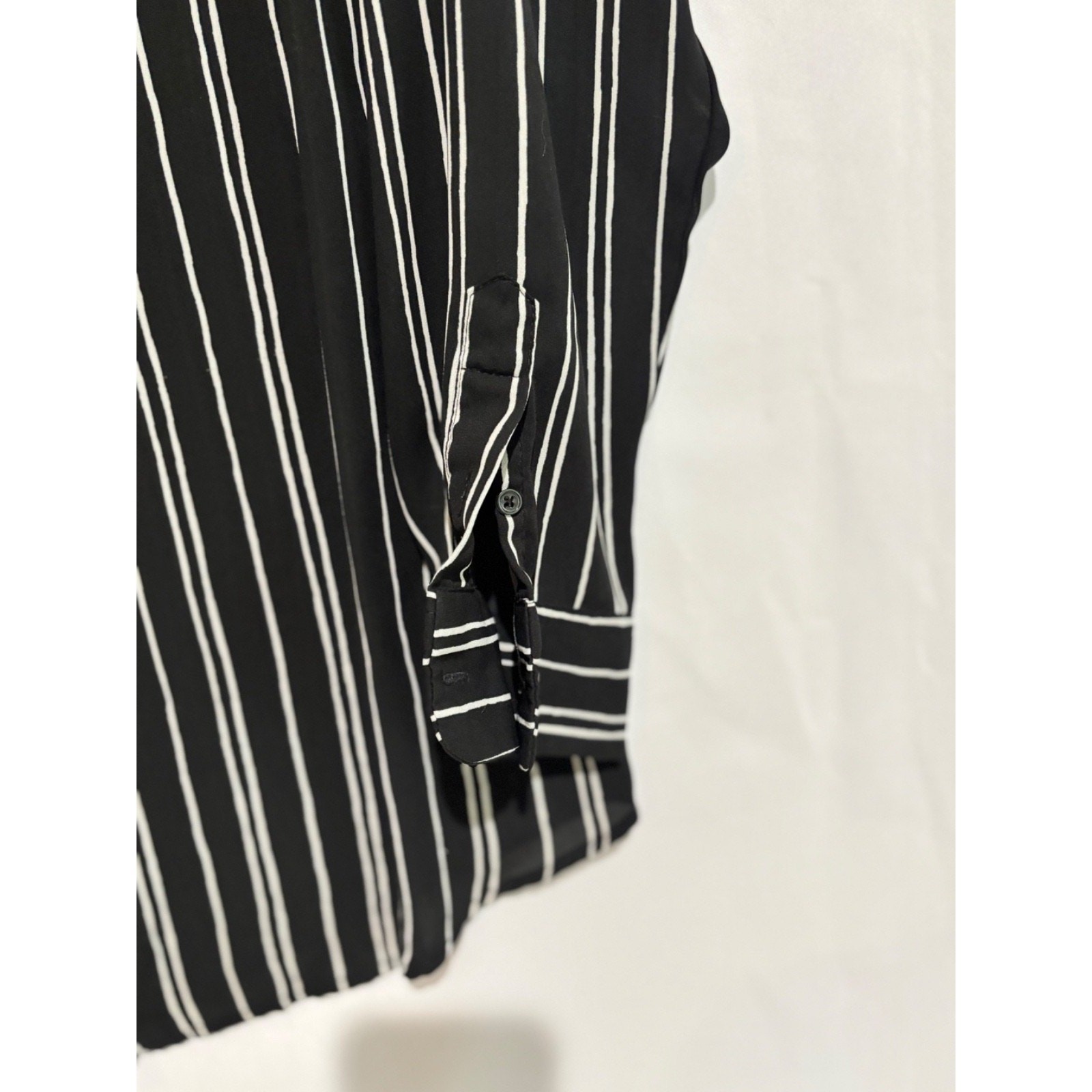 Who What Wear Women’s Black & White Long Sleeve Button Down Shirt sz XL Capsule