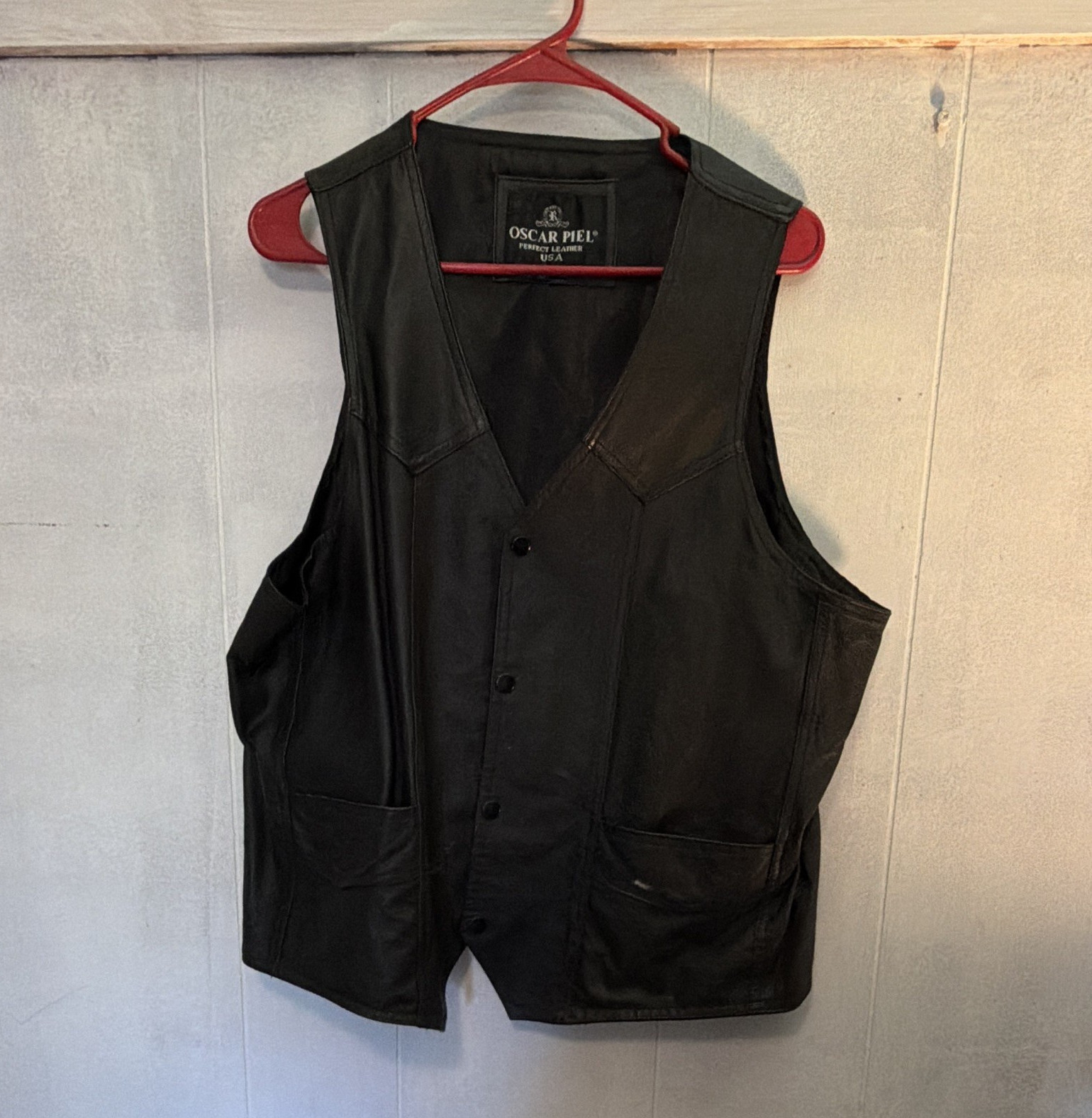 OSCAR PIEL Men’s Black Leather Vest Button Closure V-Neck Pockets Lined XL