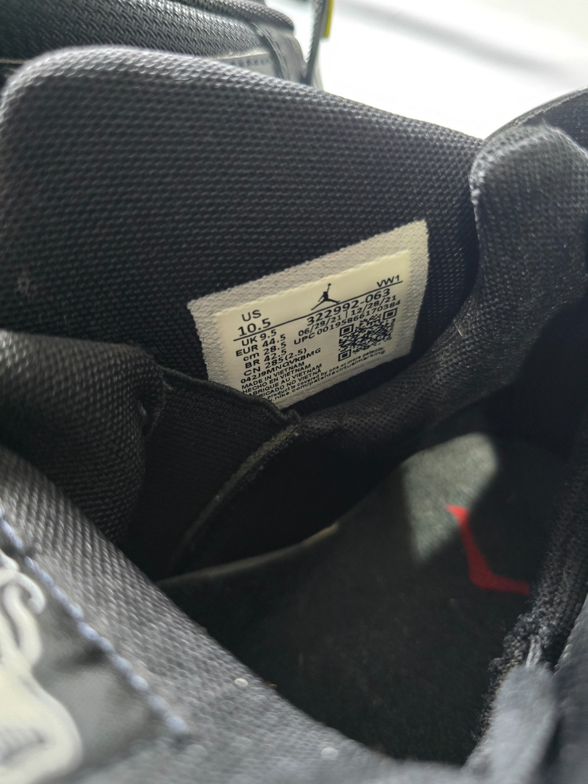 Size 10.5 – Air Jordan 6 Rings Playoffs