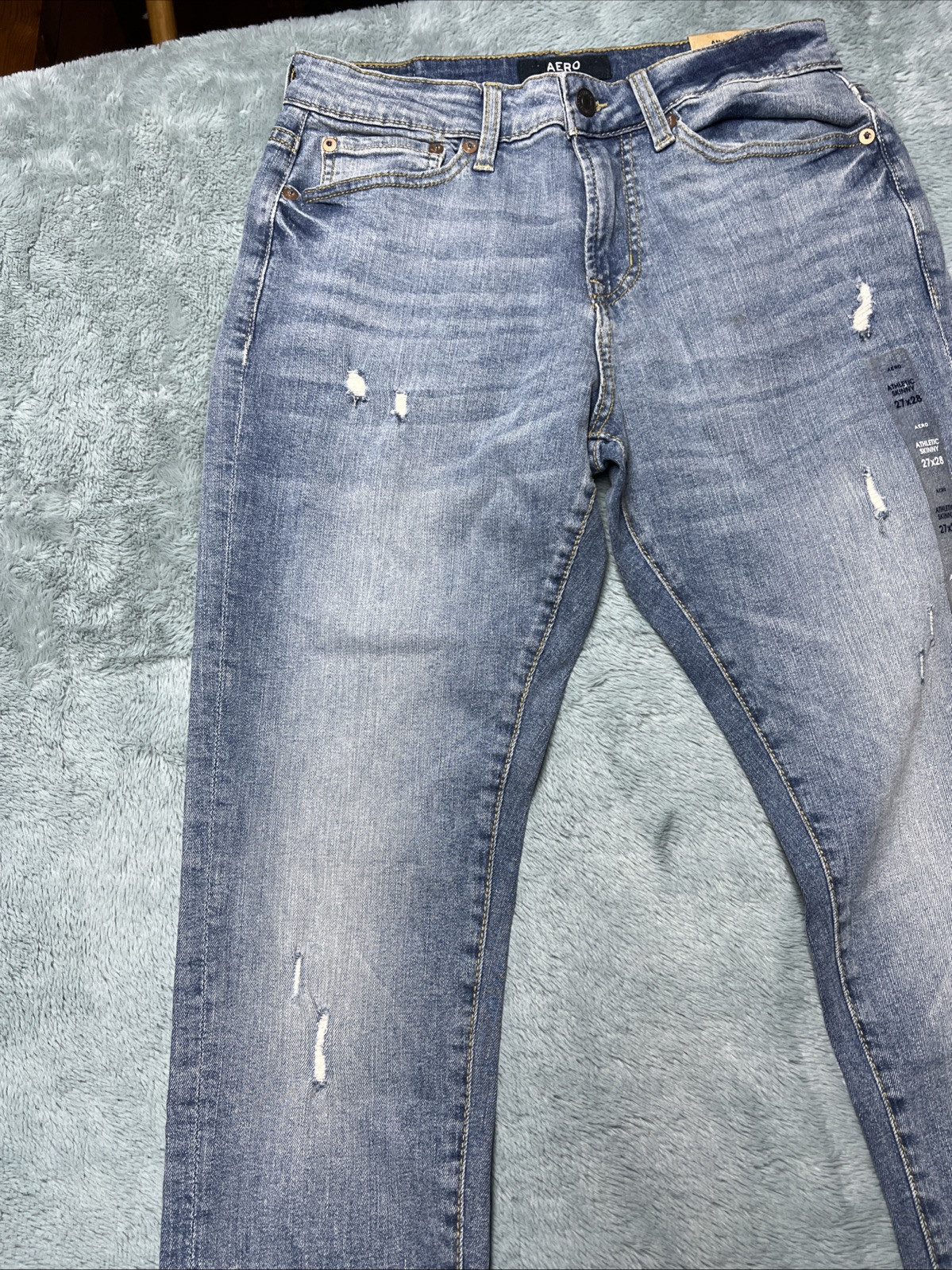 Aero Jeans Athletic Skinny Women’s 27×28 Distressed Light Wash Denim Preppy NWT