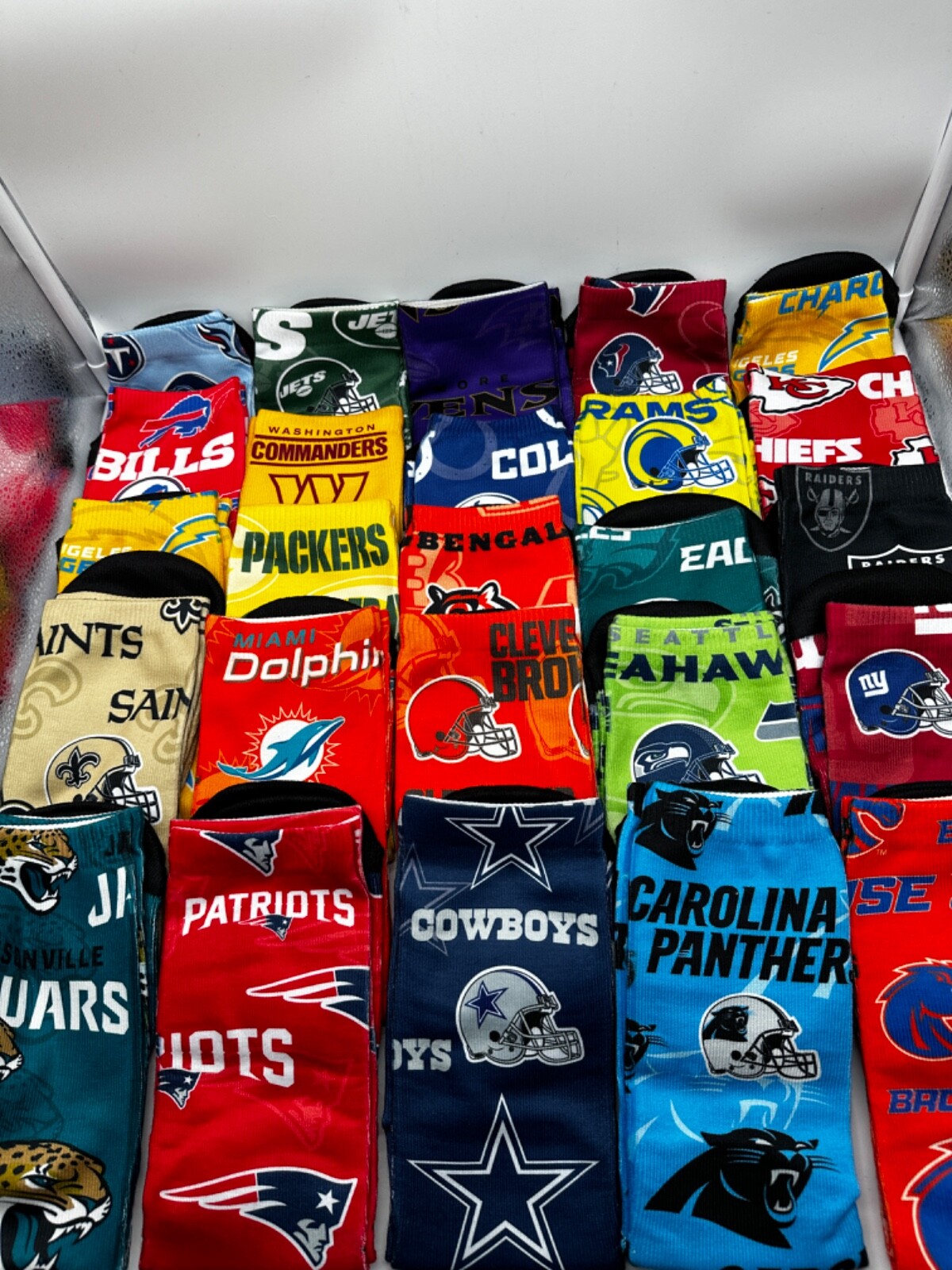 NEW ONE PAIR MENS “FOR BARE FEET” CREW SOCKS ALL 32 FOOTBALL TEAMS 10-13