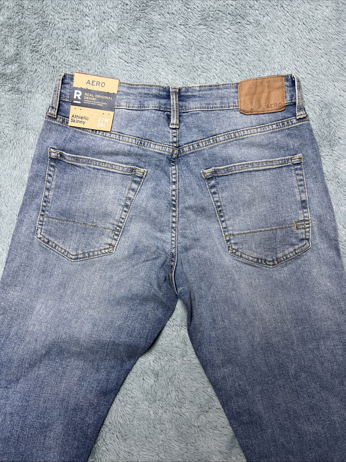 Aero Jeans Athletic Skinny Women’s 27×28 Distressed Light Wash Denim Preppy NWT