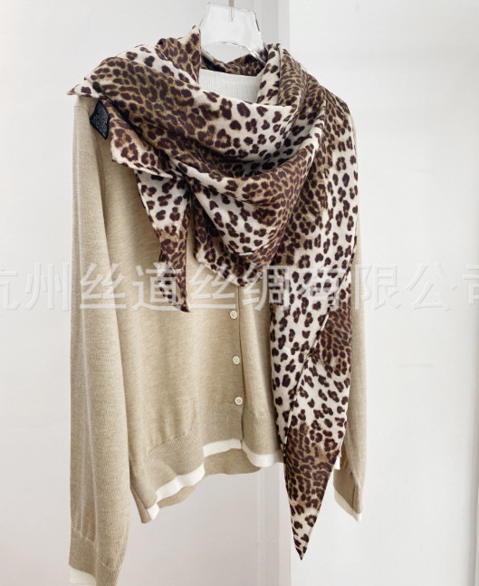 70% Cashmere 30% Silk Neckerchief Shawl leopard Print Bandana Scarf 53” Wrap