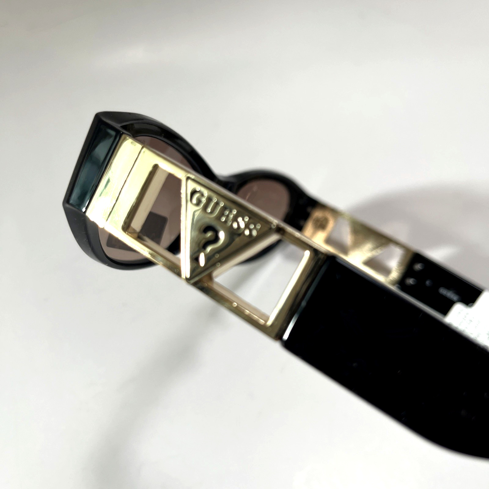 New GUESS Slim Sunglasses GO00087 Acetate Black Gold Logo Brown Lens