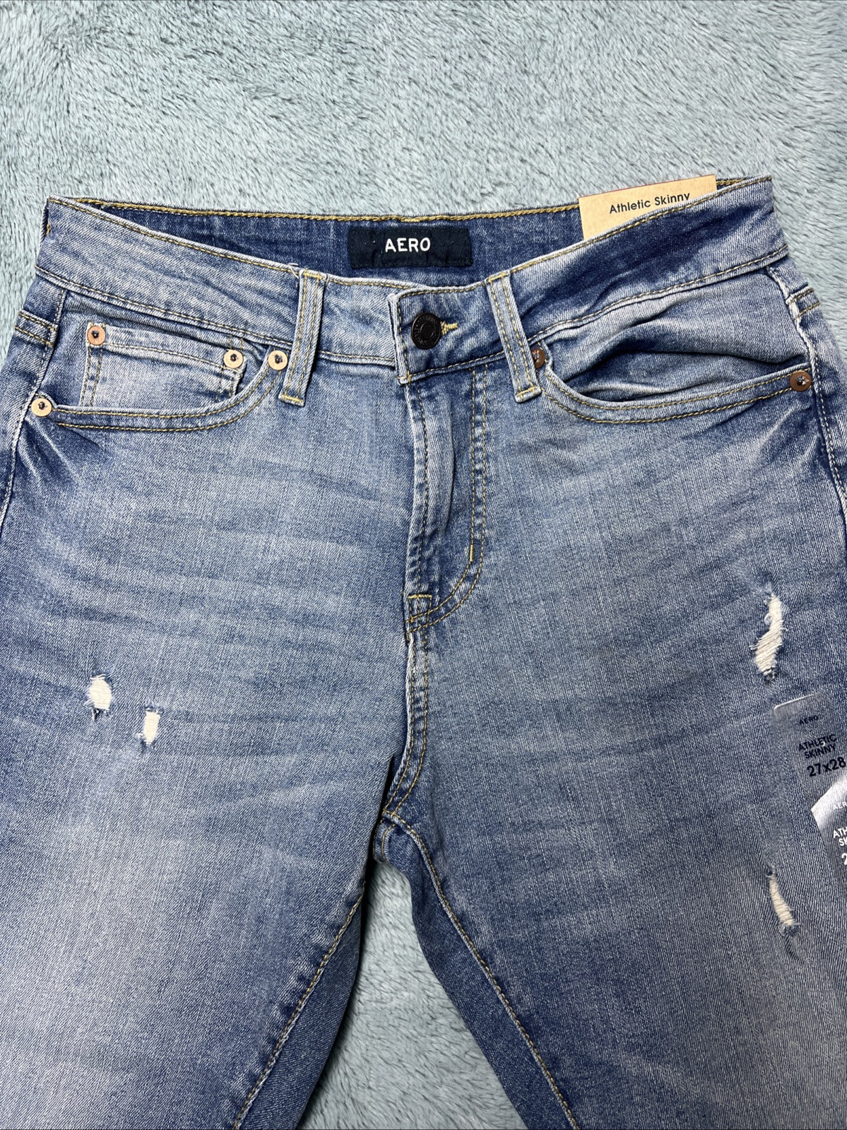 Aero Jeans Athletic Skinny Women’s 27×28 Distressed Light Wash Denim Preppy NWT