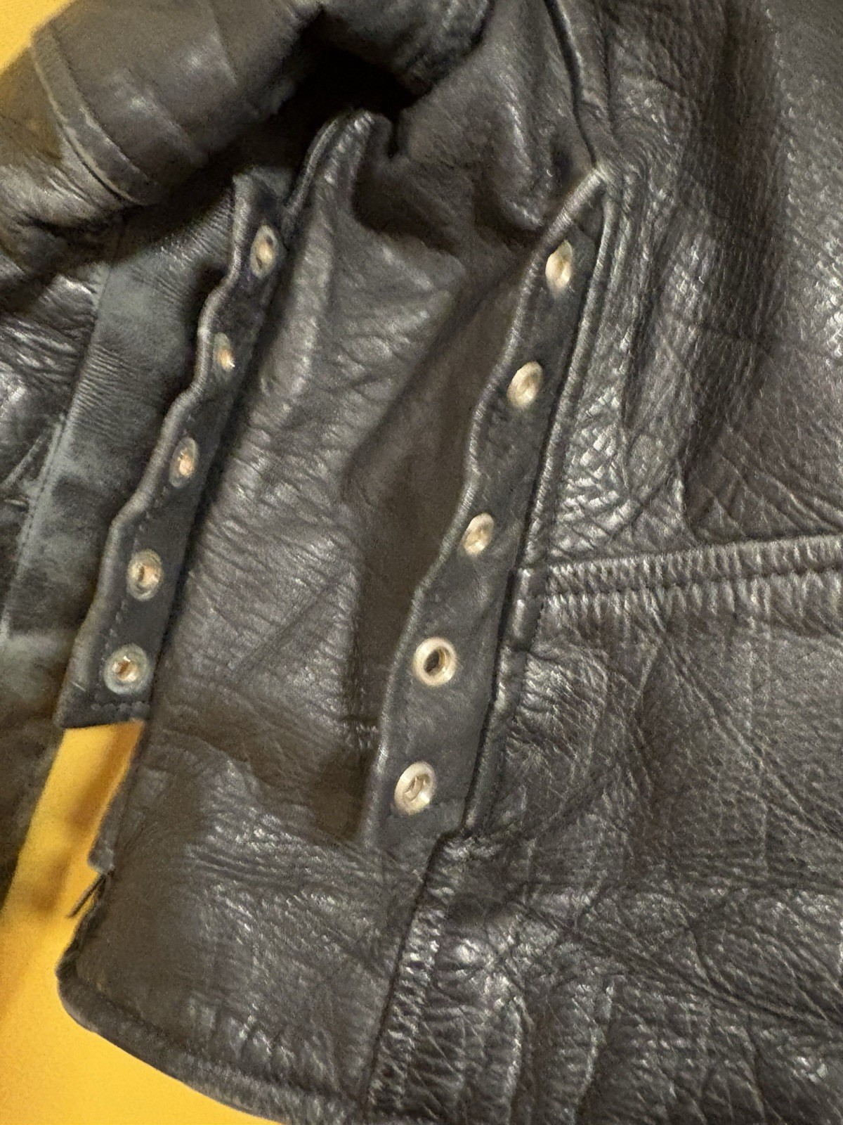 Genuine Leather Black Biker Jacket Size S/M w Belt & side lacing detail Diamond