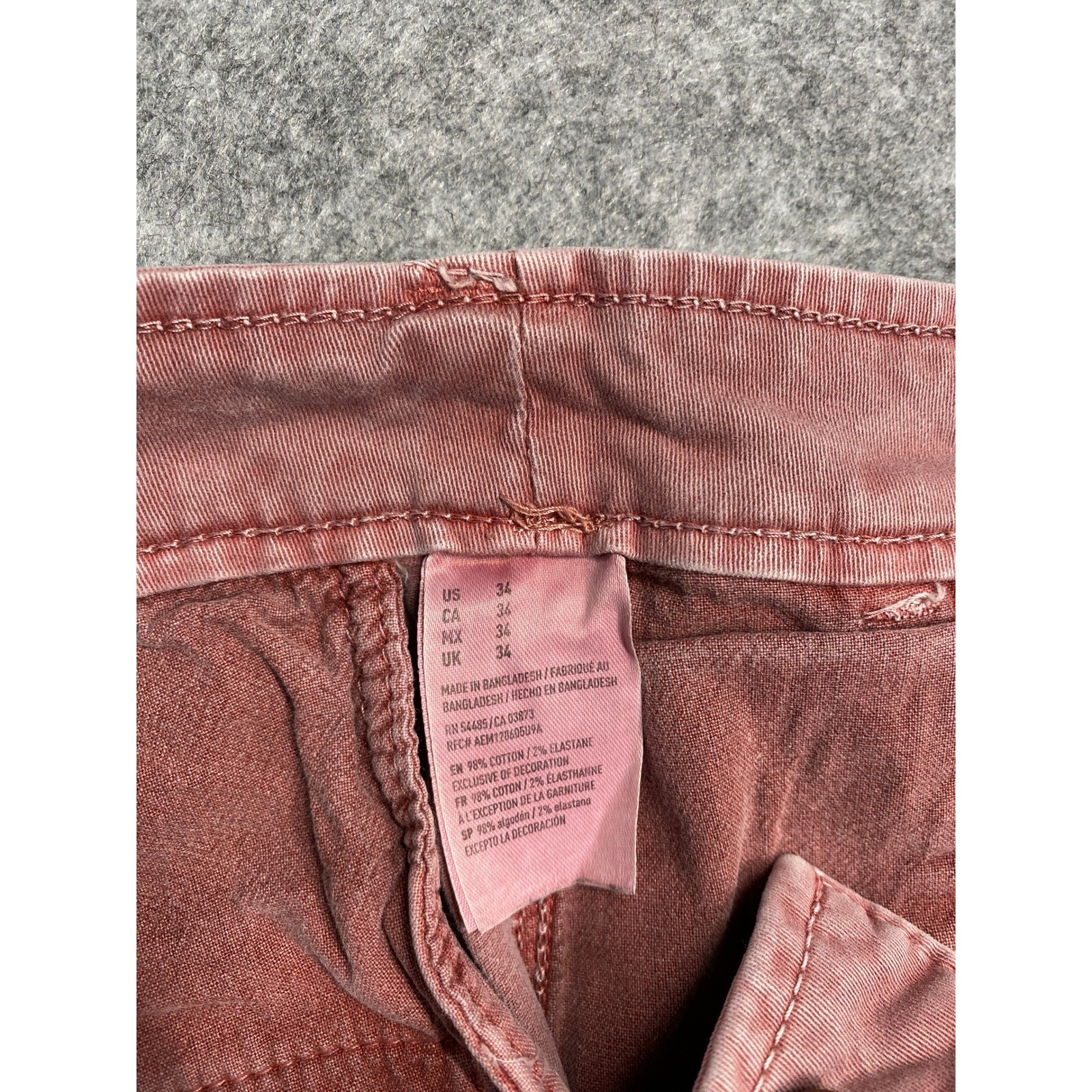 American Eagle Extreme Flex Classic Shorts Mens 34 Red/Pink Faded Stretch Chino