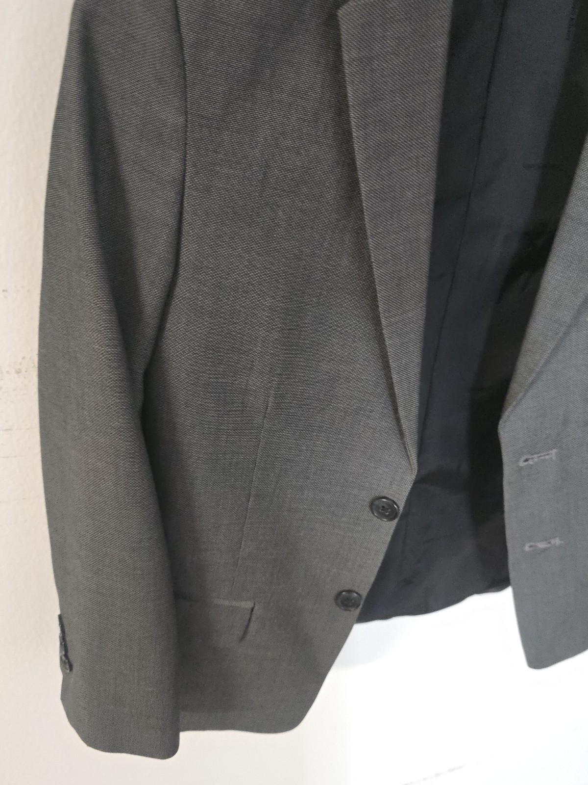 Calvin Klein Men’s Gray 2-Piece Suit 40R 2-Button Flat Front Pants 34×28