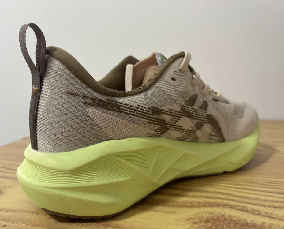 Asics Novablast 5 Men Shoe Running Sneaker US11 USA ship
