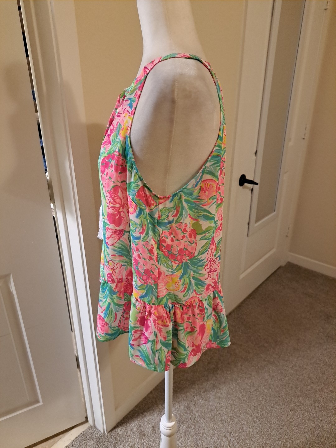 Lilly Pulitzer Carolane Halter Top Pear Necessities Size M EUC Returns Accepted