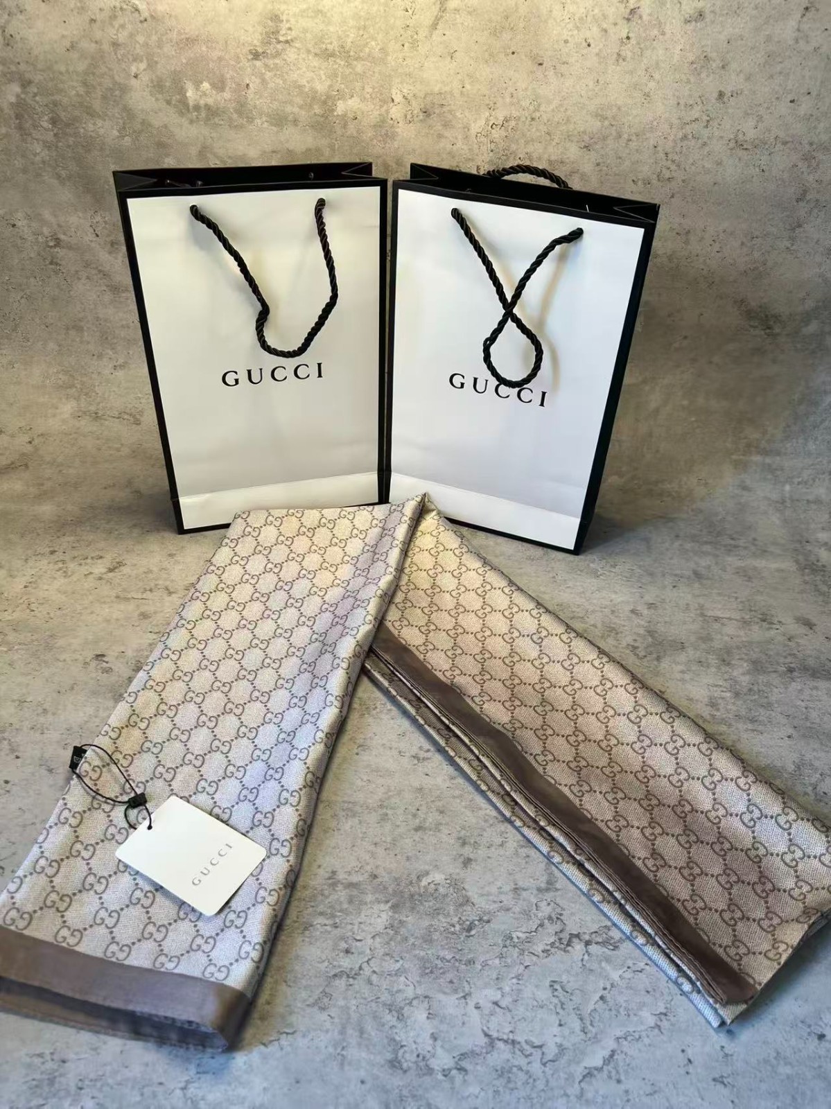 GUCCI SCARF SHAWL AUTHENTIC 100% SILK BEIGE BROWN CLASSIC LOGO LIGHT WEIGHT